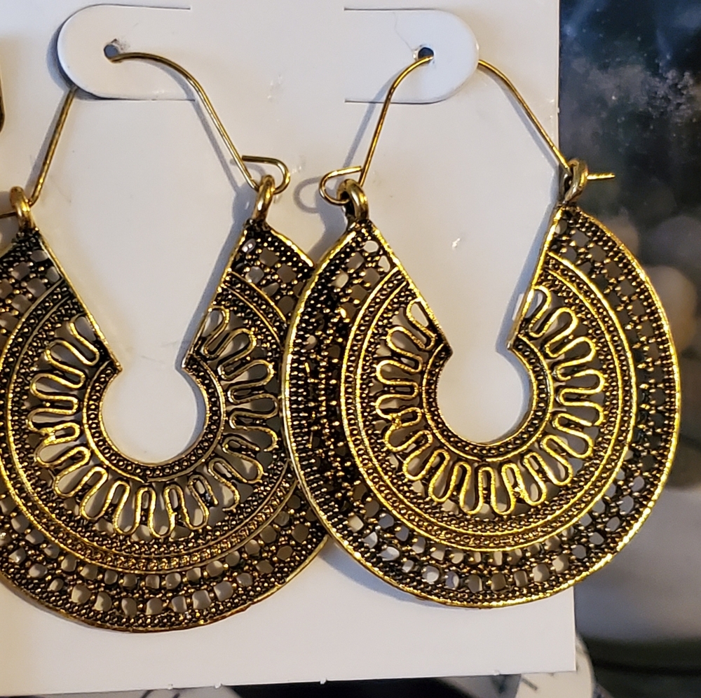 Antiqued gold mandala bohemian dangle earrings